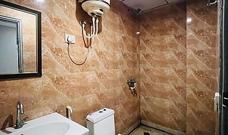 Fabhotel Jaipahari Palace