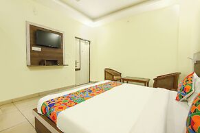 Fabhotel The Glory
