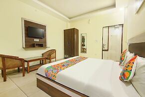 Fabhotel The Glory