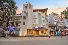 Fabhotel The Glory