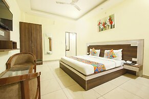 Fabhotel The Glory