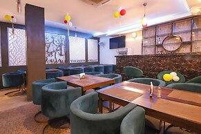 Fabhotel The Glory