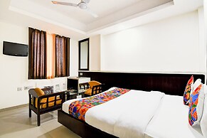 Fabhotel Park Street Inn