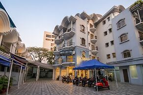 Fabhotel Rest Inn