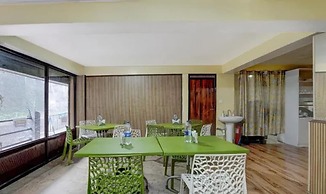 Fabhotel Lorung Residency