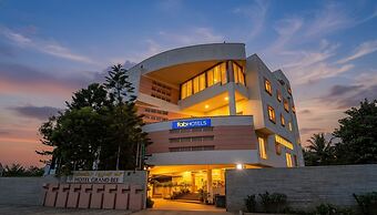 Fabhotel Jk Grand