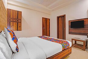 Fabhotel Satyan Inn