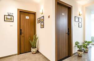 Fabhotel Blu Mark