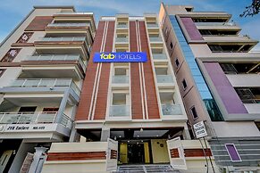 Fabhotel Dharani Grand Madhapur