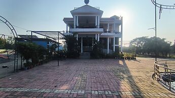 R D Palace and Resort