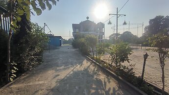 R D Palace and Resort
