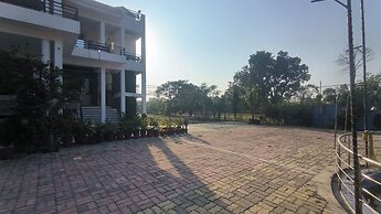 R D Palace and Resort