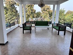 R D Palace and Resort