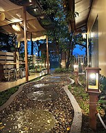 Lá Home