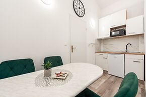 Apartments Oto