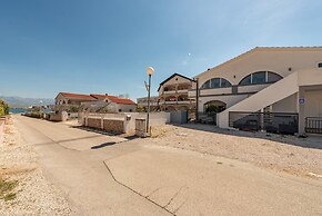 Apartments Oto
