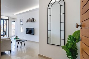 Averna - Breezy 2-BR Apt. in Larnaca