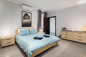 Sliema Seaside Penthouse with Terrace