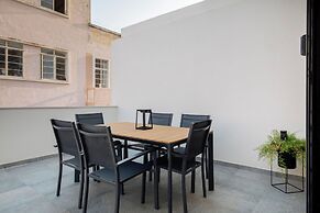 Sliema Seaside Penthouse with Terrace