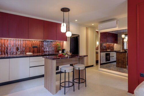 Mavili Urban Elegance
