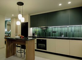 Mavili Urban Elegance