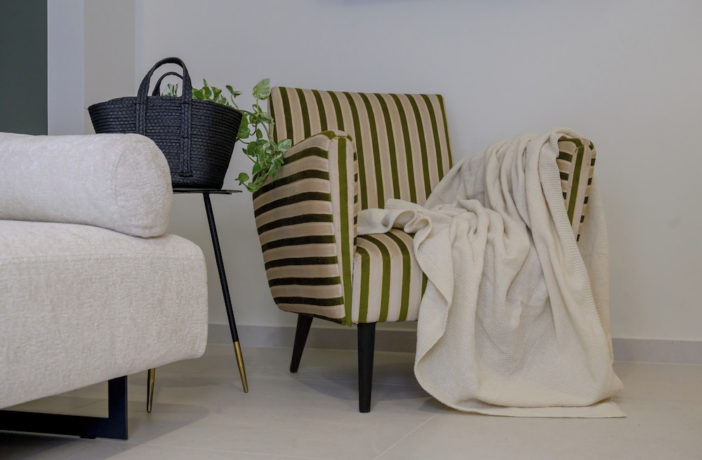 Mavili Urban Elegance