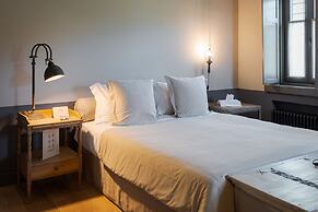 Apeiros Chora Hotel