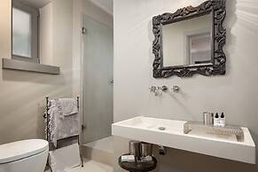 Apeiros Chora Hotel