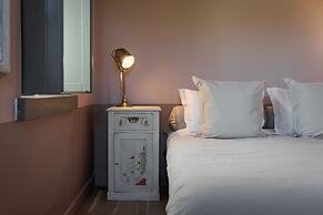 Apeiros Chora Hotel