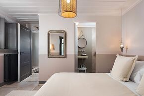 Apeiros Chora Hotel