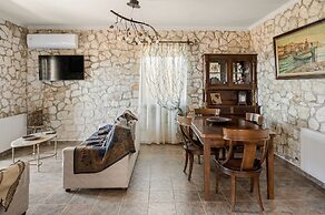Stone House in Olive Grove