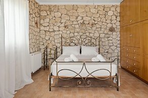 Stone House in Olive Grove
