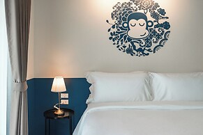 Blu Monkey Boutique Naiharn Beach