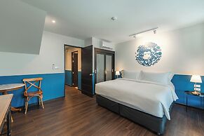 Blu Monkey Boutique Naiharn Beach