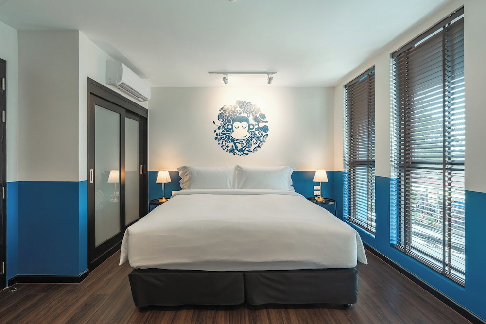 Blu Monkey Boutique Naiharn Beach