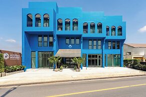 Blu Monkey Boutique Naiharn Beach