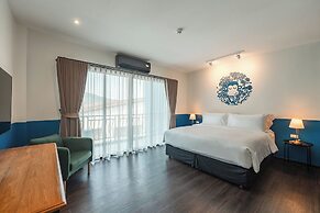 Blu Monkey Boutique Naiharn Beach