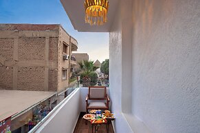 Pyramids Vision Hotel