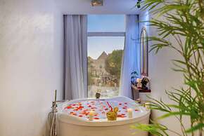 Pyramids Vision Hotel