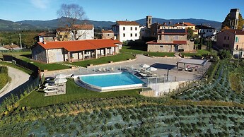 Spacious Apartment in Poppi With Shared Pool