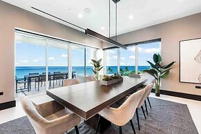 Aqua 4 on Seven Mile Beach