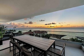 Aqua 4 on Seven Mile Beach