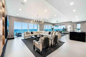 Aqua 4 on Seven Mile Beach