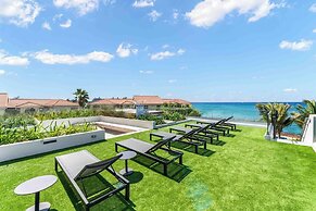 Aqua 2 on Seven Mile Beach