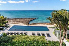 Aqua 2 on Seven Mile Beach
