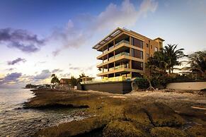 SeaDreams Boutique Condos