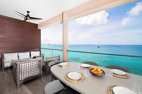 SeaDreams Boutique Condos