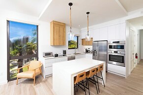 SeaDreams Boutique Condos