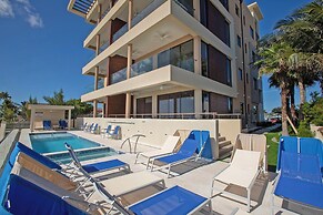 SeaDreams Boutique Condos