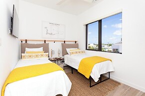SeaDreams Boutique Condos